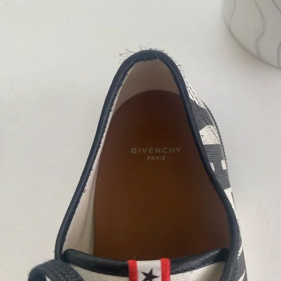Authentic Givenchy Black & White Canvas Logo Sneakers Size 39 (US 9)